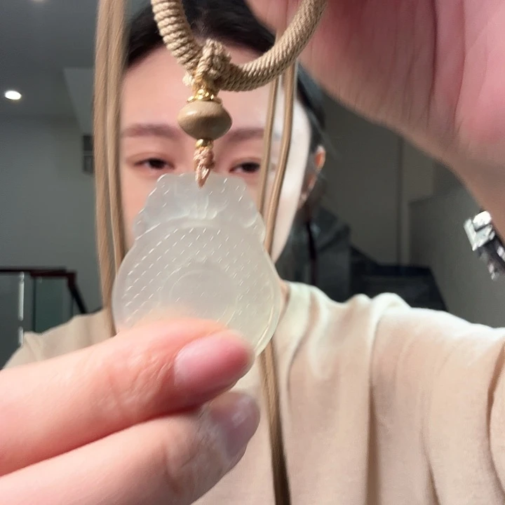 苗***妮蛇纹石玉未镶嵌颈饰