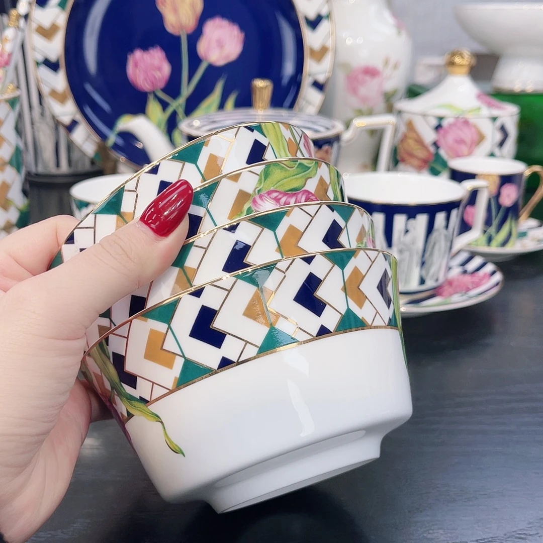 骨瓷饭碗———————————