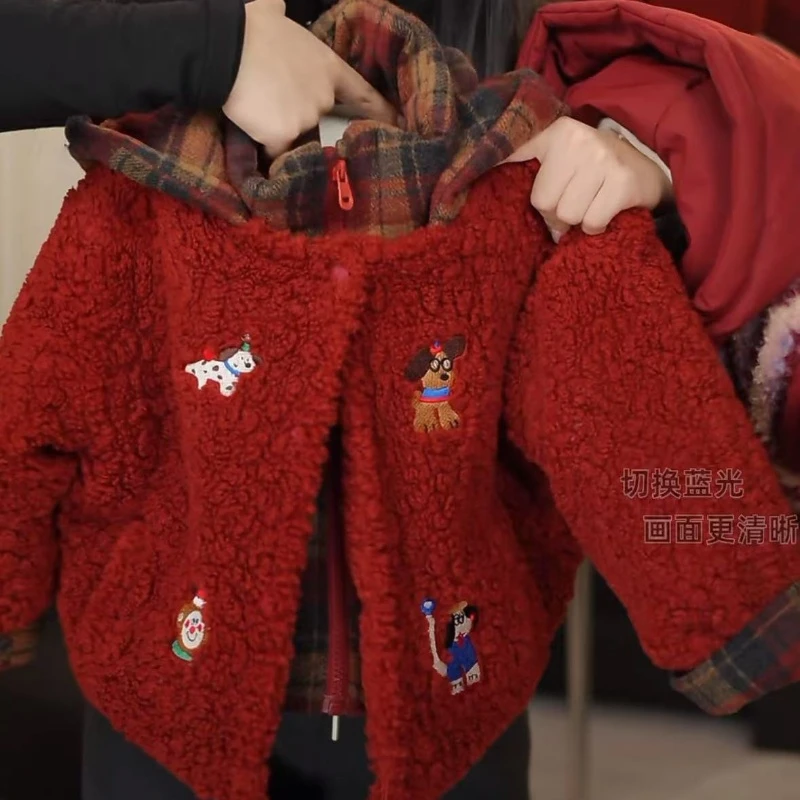 女童红色朵朵毛冬季外套中小童冬装加绒加厚儿童格子拼接连帽棉衣