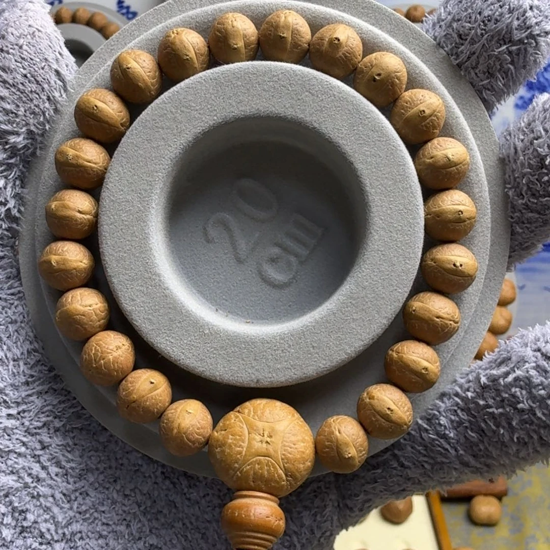 吊坠凤眼菩提尼泊尔实心玉化皮10.8-11.1