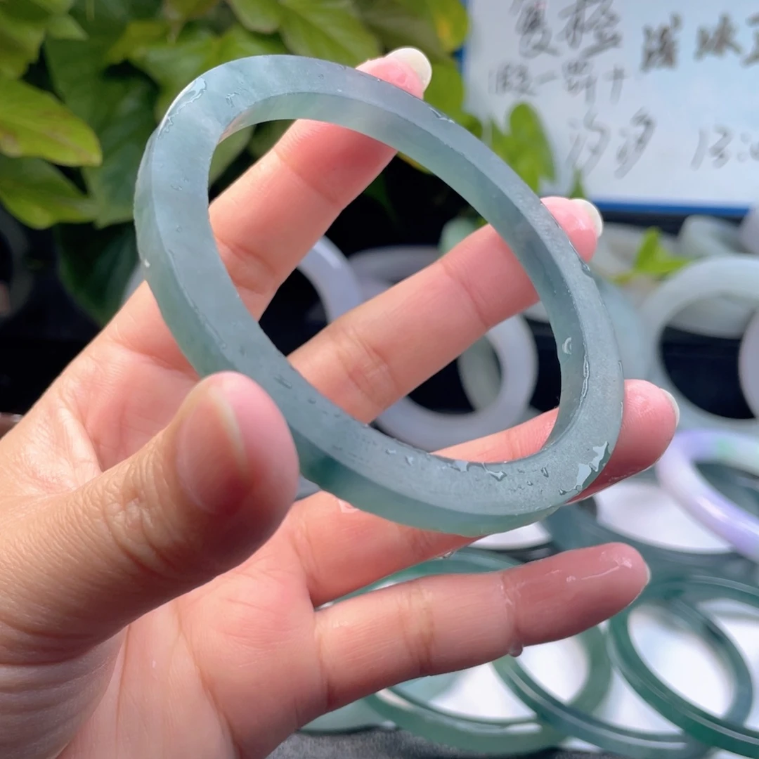 睡****定制翡翠未镶嵌翡翠手镯