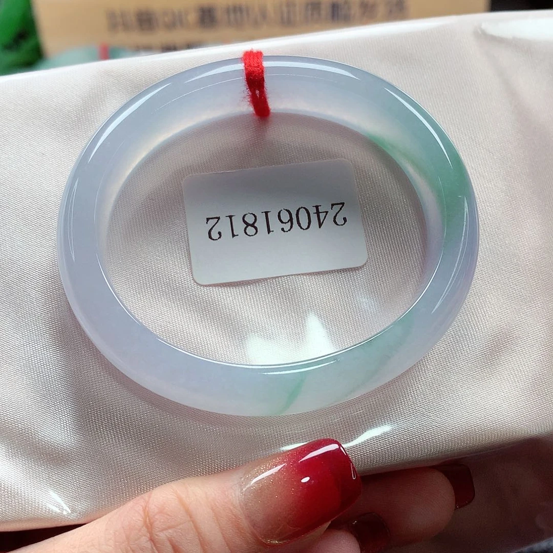 未镶嵌手镯（贵妃镯）翡翠天然A货翡翠手镯，96号