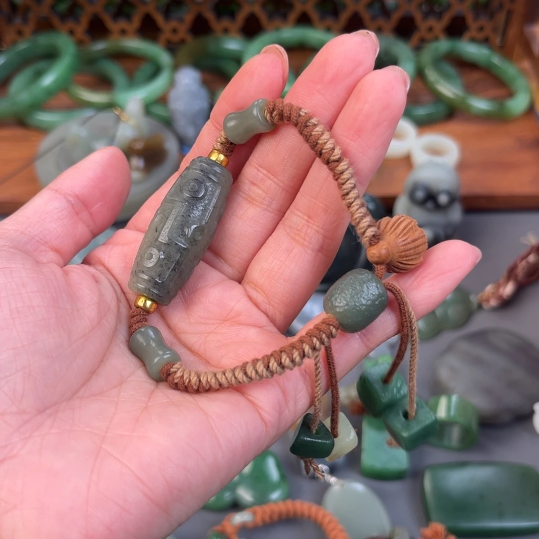 和田玉（糖玉）未镶嵌颈饰