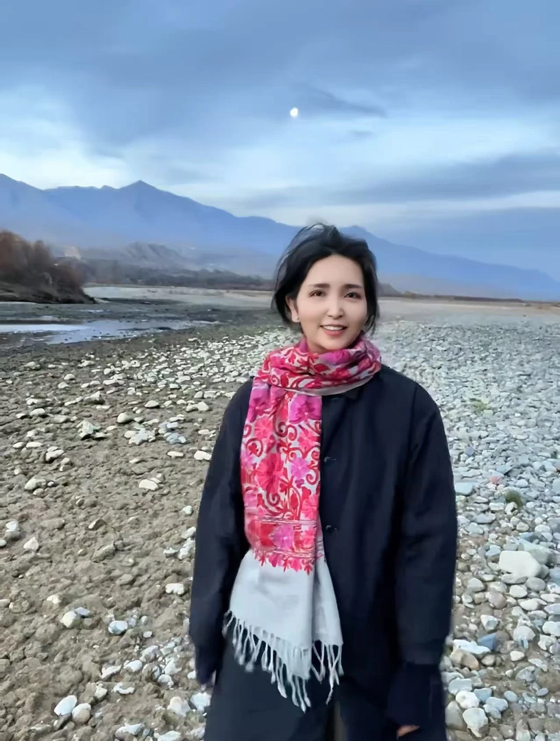 卓玛拉尼泊尔直邮纯羊毛手工织花刺绣百搭出行旅拍民族风披肩