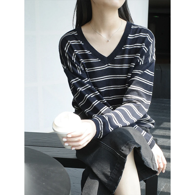 《新品上新》韩系条纹百搭高级显瘦V领套头打底衫女装上衣 01539