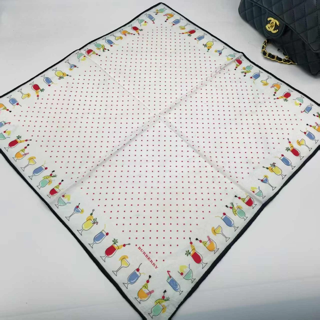 95新 BURBERRY/博柏利 海囤/巴宝莉/丝巾/yy08899