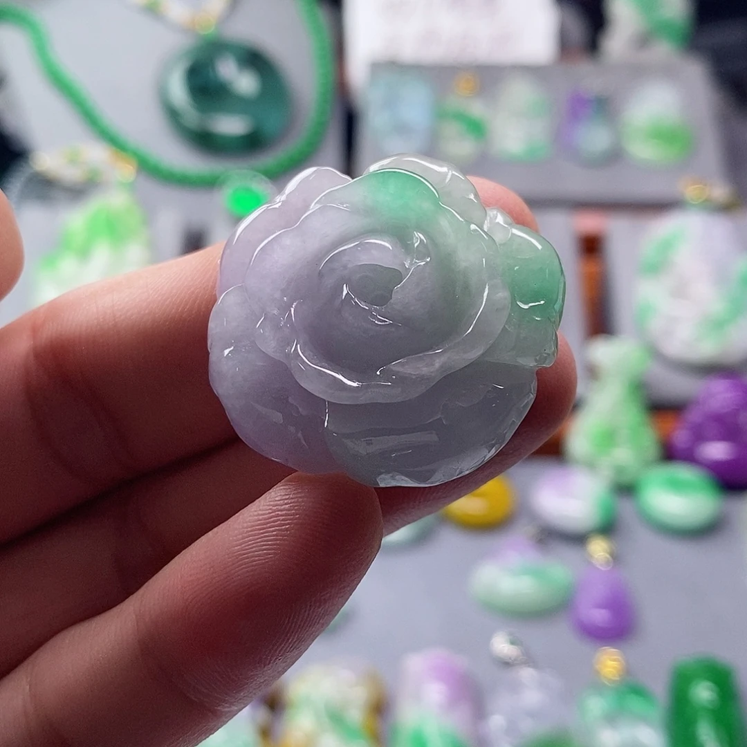 风***翡翠未镶嵌吊坠(赠链)