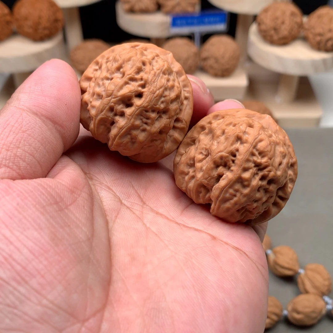 吊坠桃核悬龙凹底