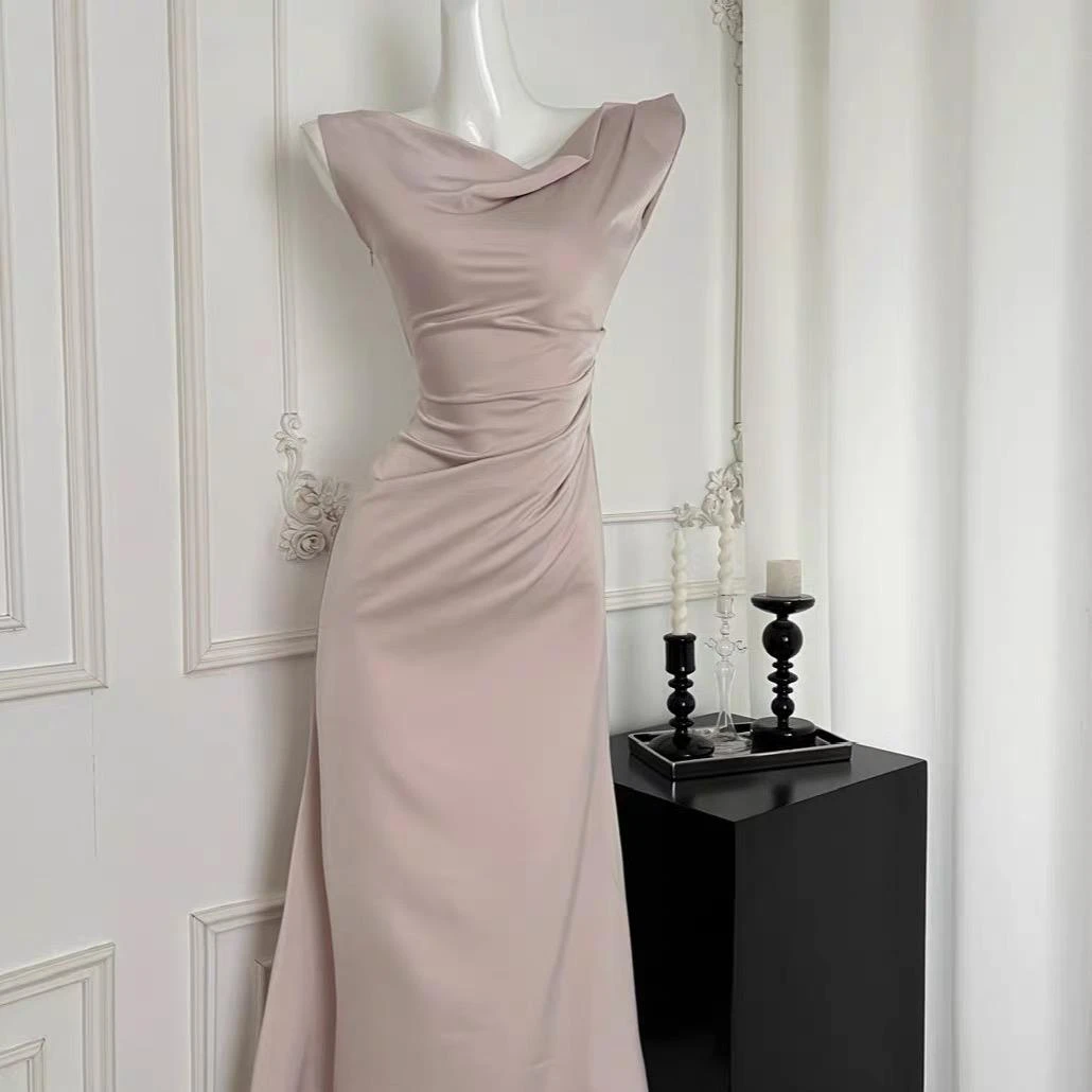 2025夏法式不规则斜领气质高级感连衣裙女露肩收腰褶皱包臀长裙子