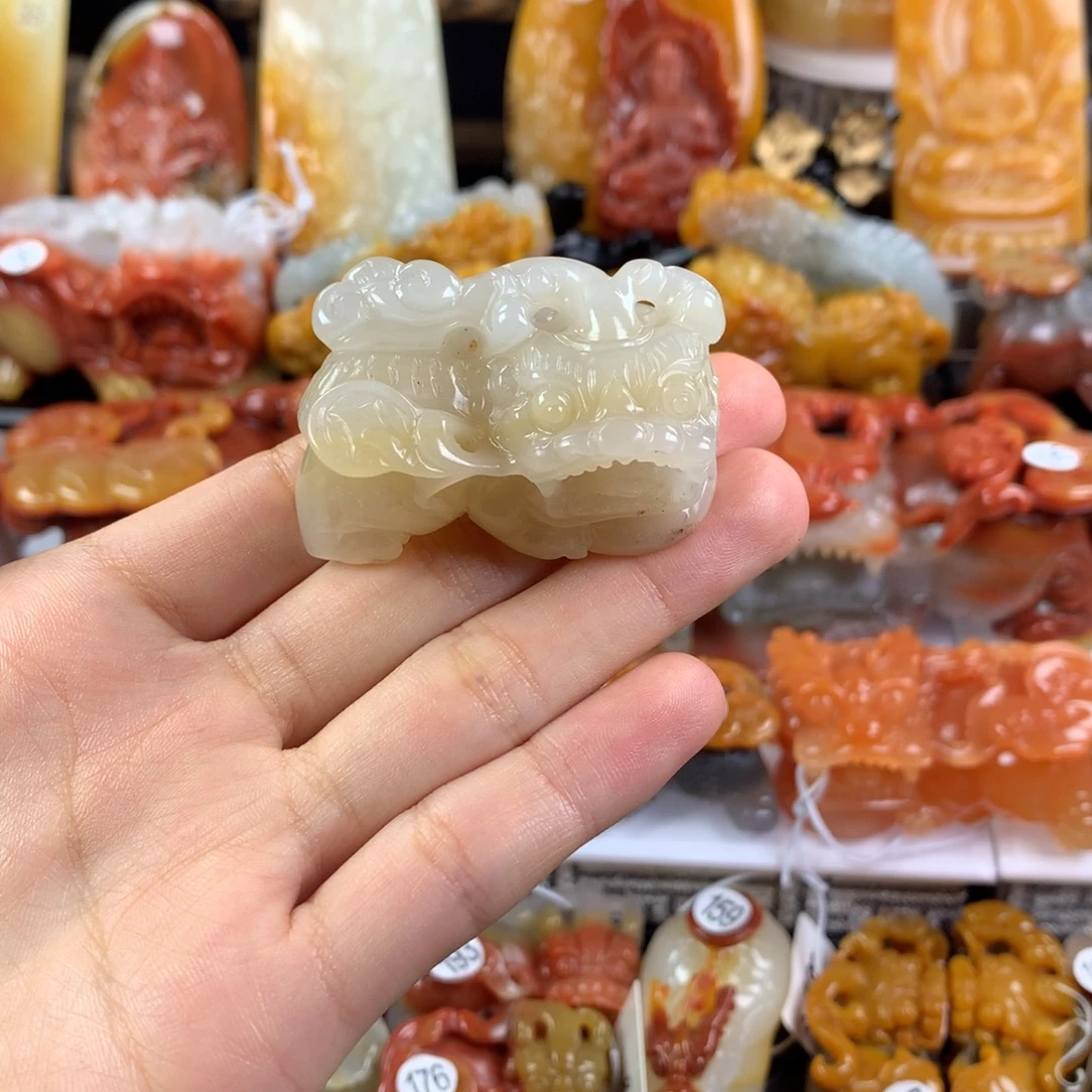 石英质玉（黄龙玉）未镶嵌挂件