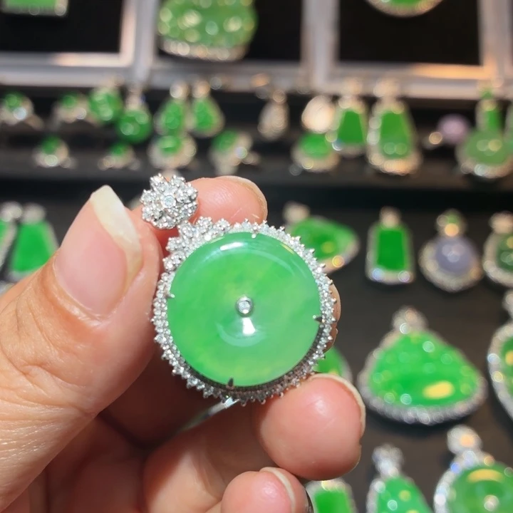 翡翠18K金镶嵌吊坠(不含链)翡翠