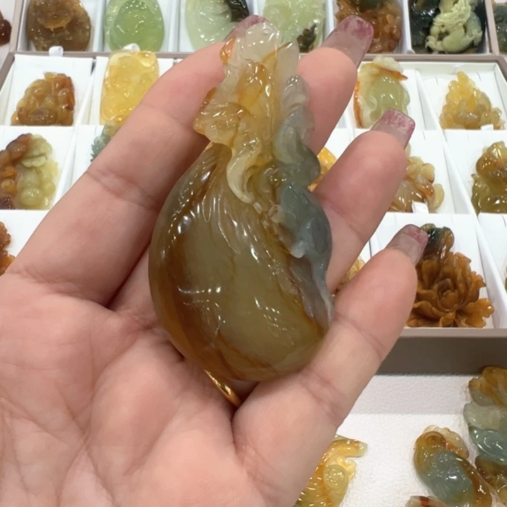 烟***梦蛇纹石玉未镶嵌颈饰