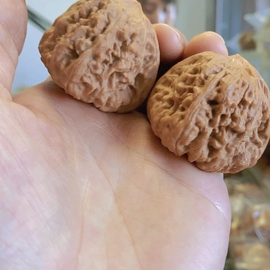 【闪购商品】把件文玩核桃42平谷凹底红皮
