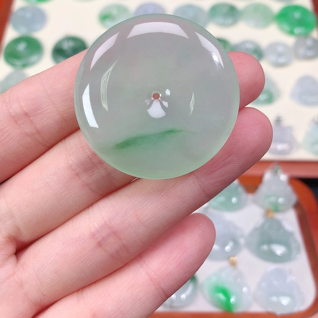 翡翠未镶嵌颈饰吊坠