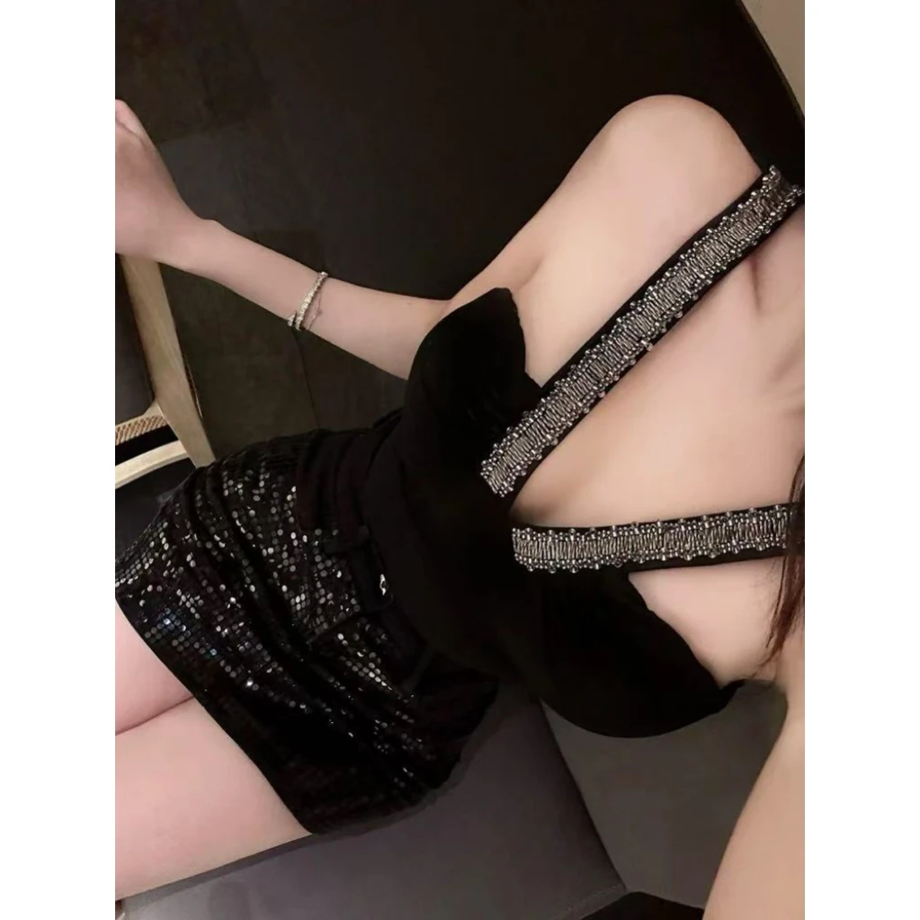 5047黑色短款挂脖抹胸上衣纯欲露肩打底自带胸垫