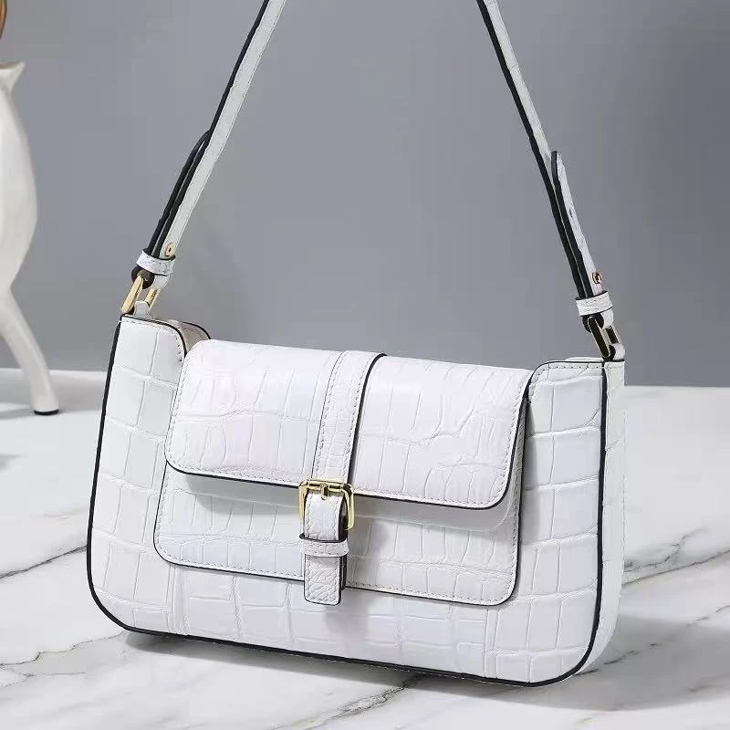 小霞推荐进口稀有皮腋下法棍包