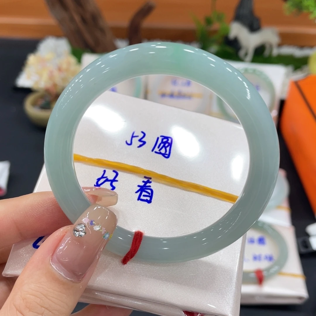 翡翠未镶嵌手镯（圆镯）天然缅甸翡翠A货手镯 66