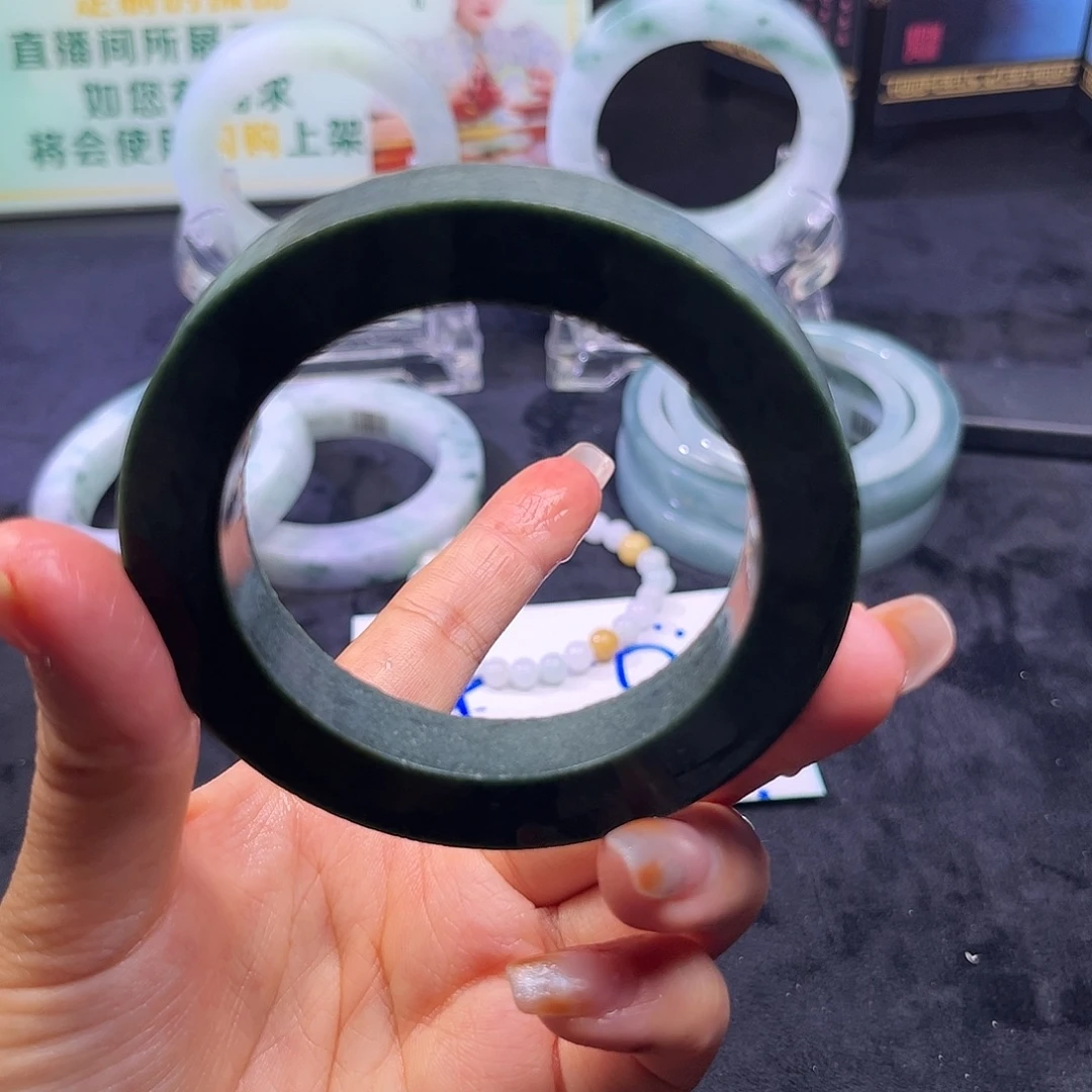 定制翡翠未镶嵌手镯手镯