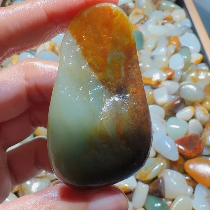 和田玉（糖玉）未镶嵌颈饰63克