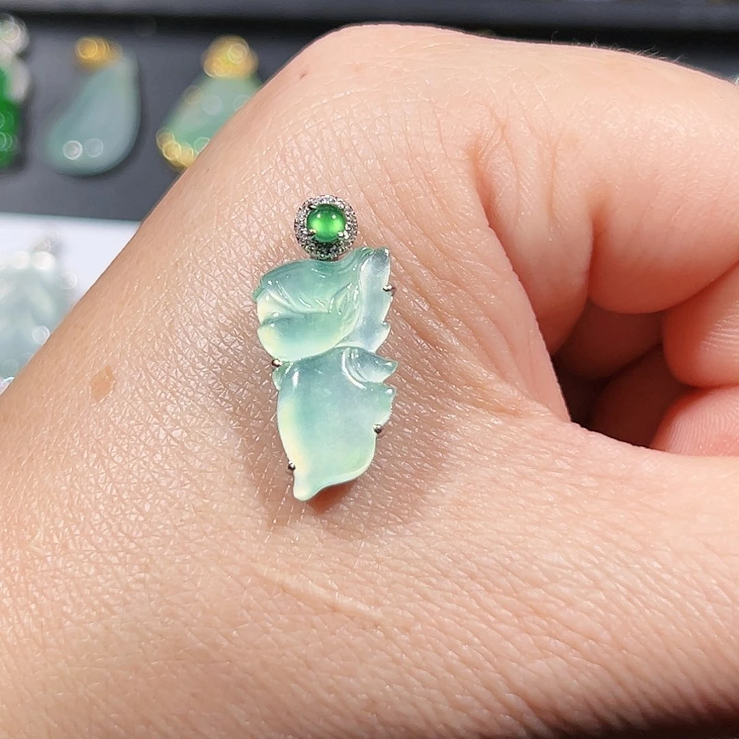 翡翠吊坠(不含链)18K金镶嵌