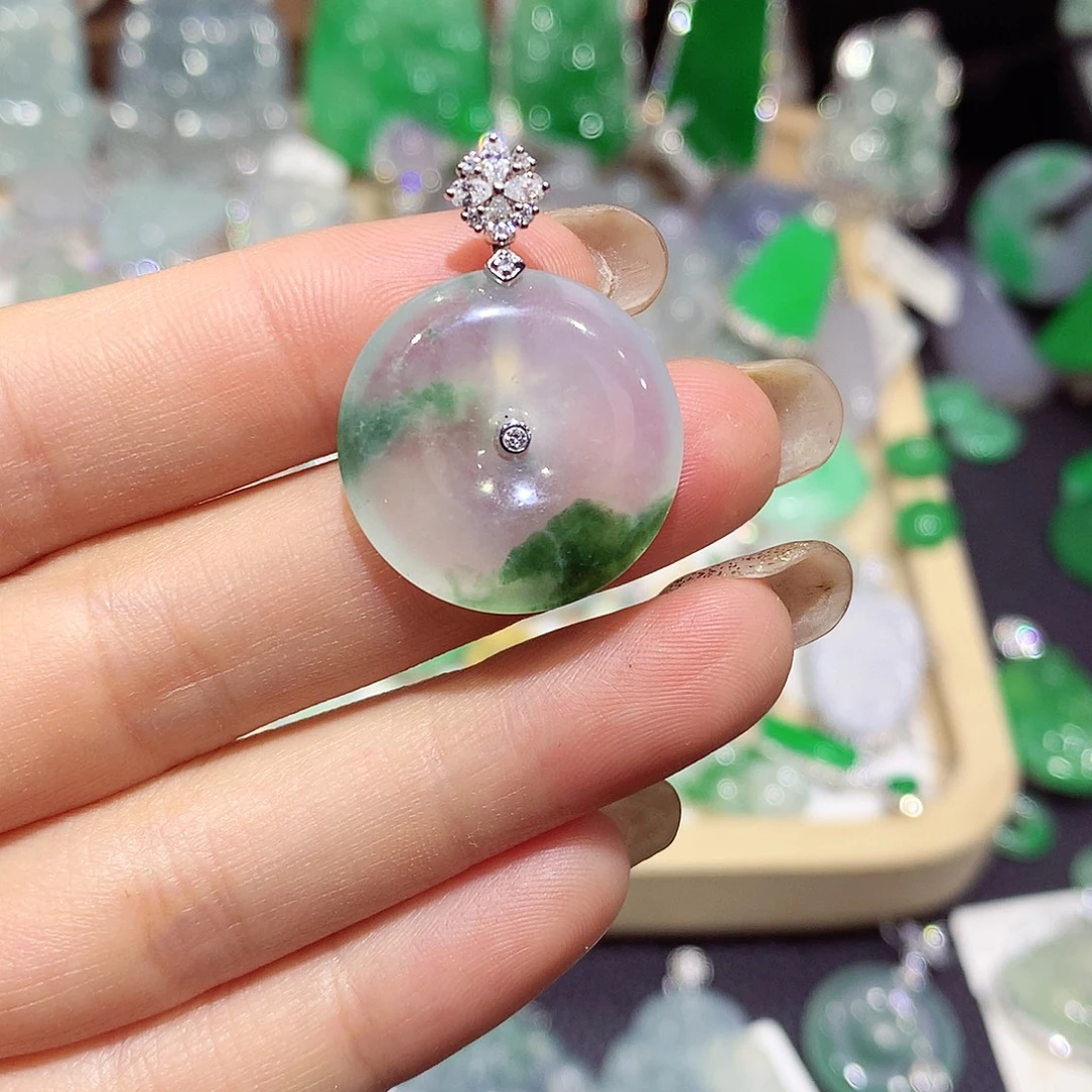 翡翠18K金镶嵌颈饰扣