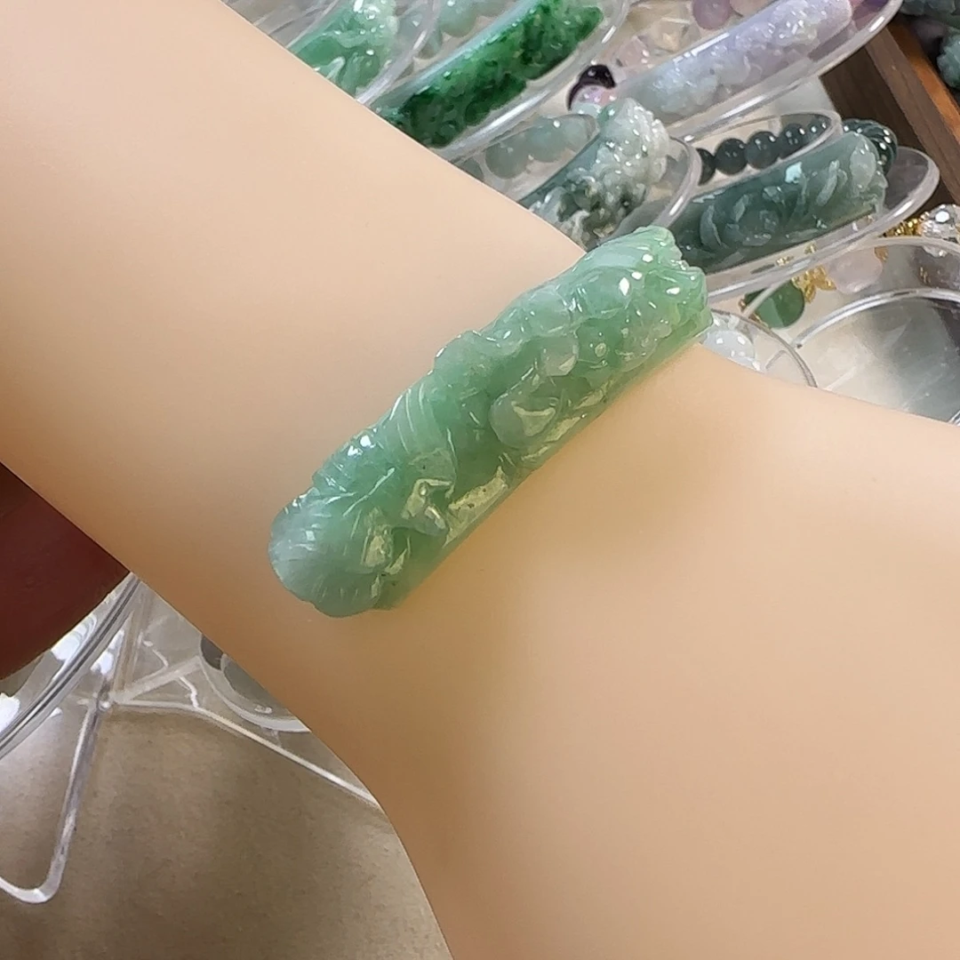 颈饰未镶嵌翡翠手牌