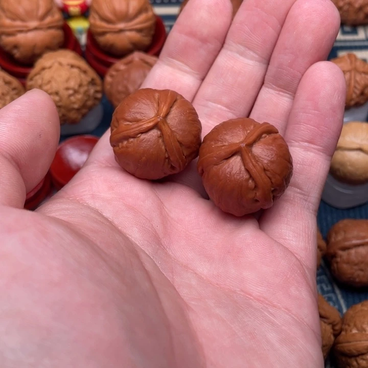 凡***࿐文玩核桃把件三棱