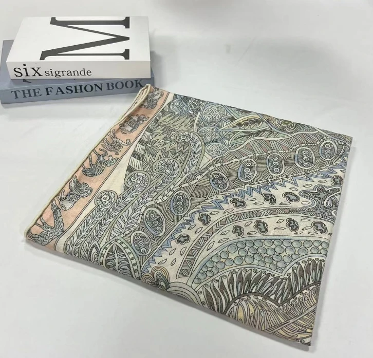 140丝绒方巾-森林图腾提花双面异色135cm丝巾