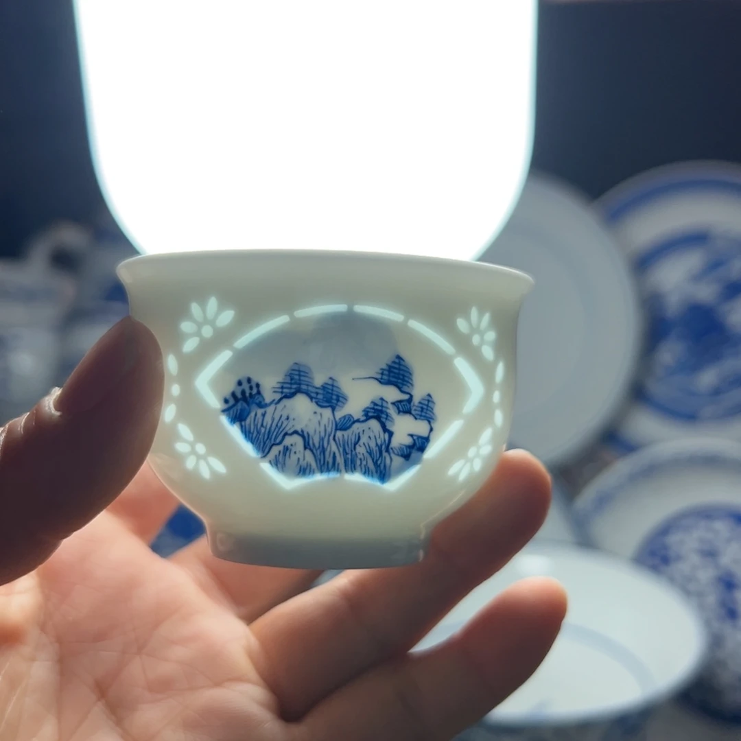 碗景德玲珑小杯开窗满雕