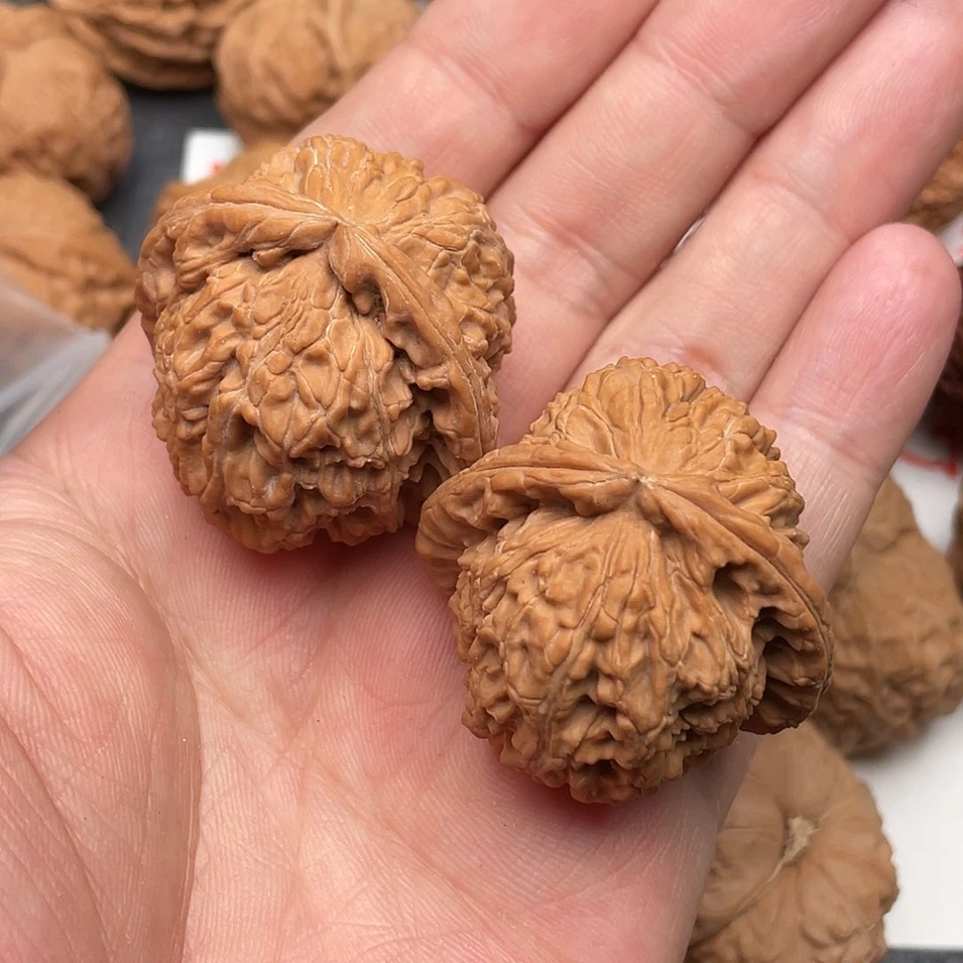 文玩核桃吊坠松****）三角啊