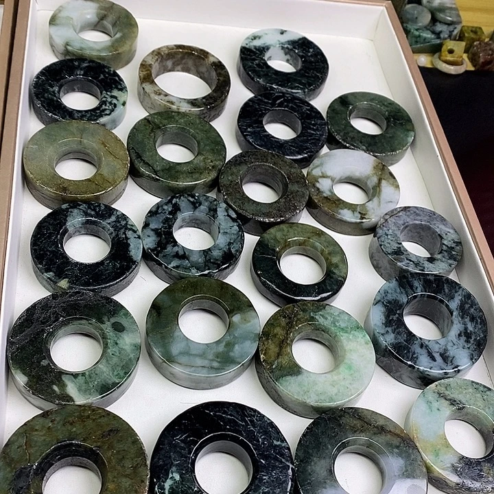 薄***糖翡翠未镶嵌颈饰天然翡翠91