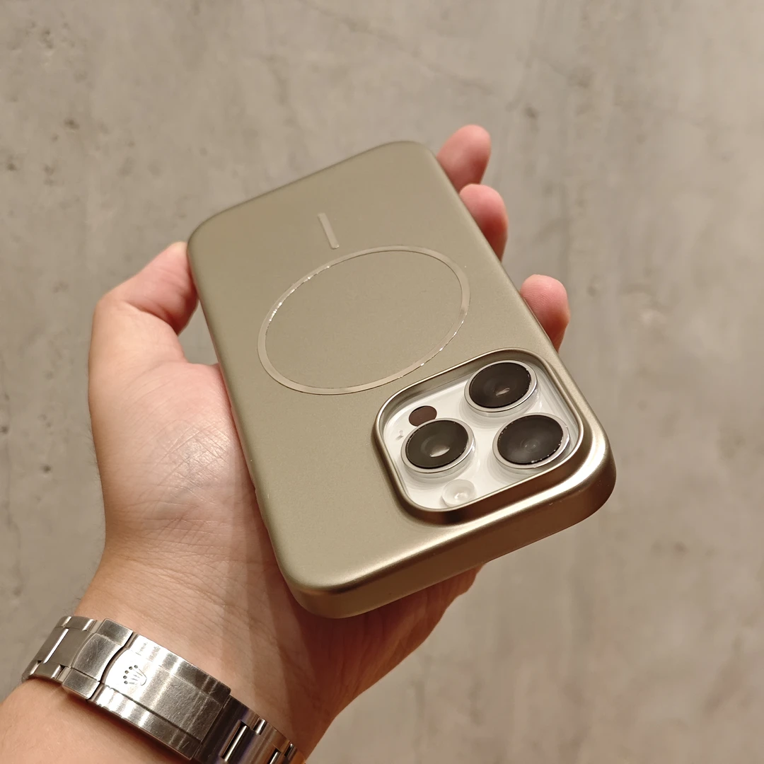磨砂电镀磁吸适用苹果17手机壳iPhone16Promax硬壳15超薄14简约13