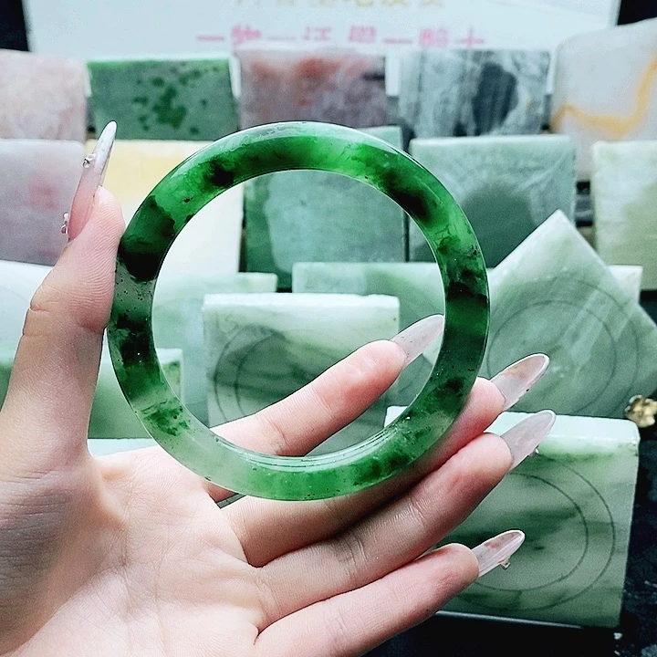 定制石英质玉（天山翠）幸*?