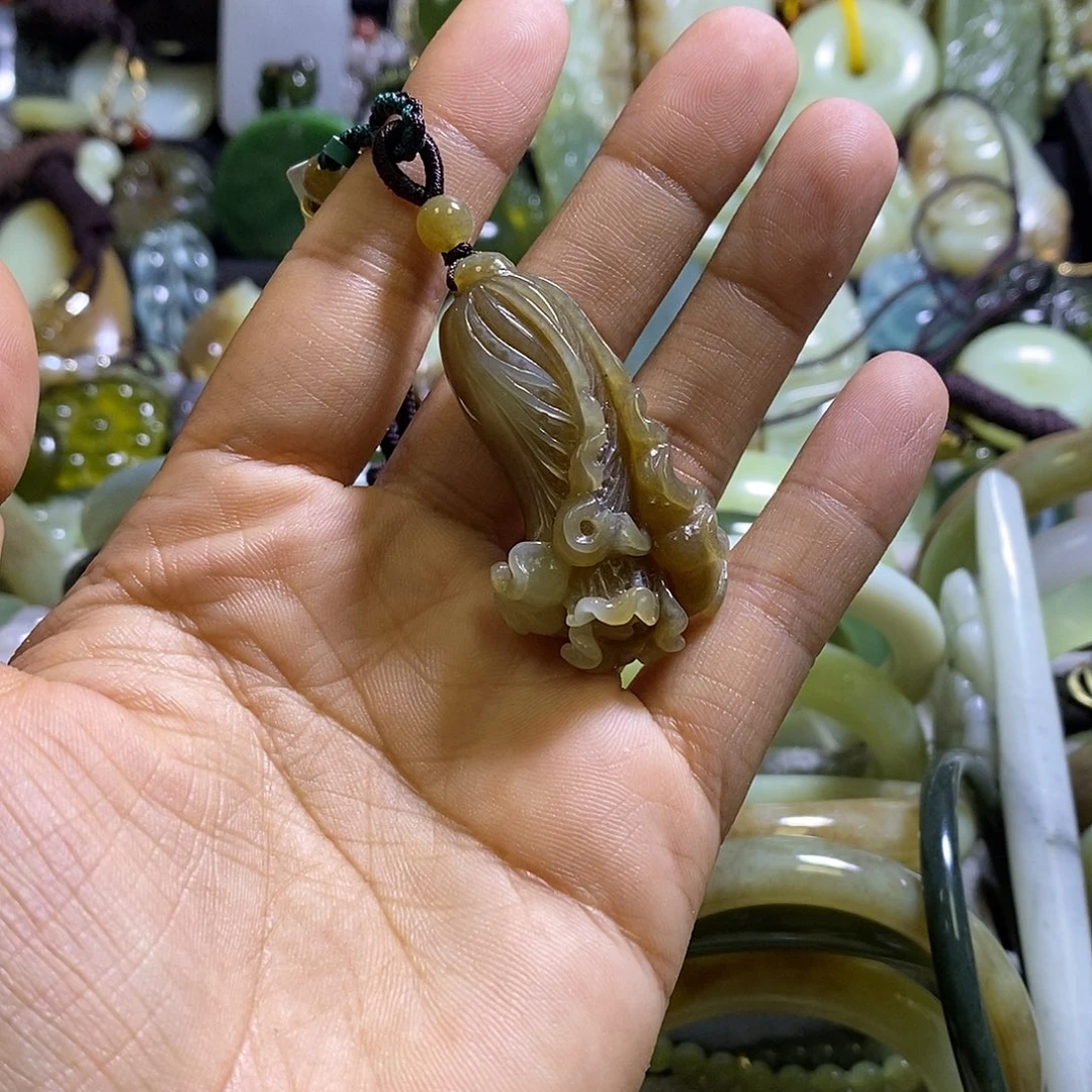 颈饰未镶嵌和田玉