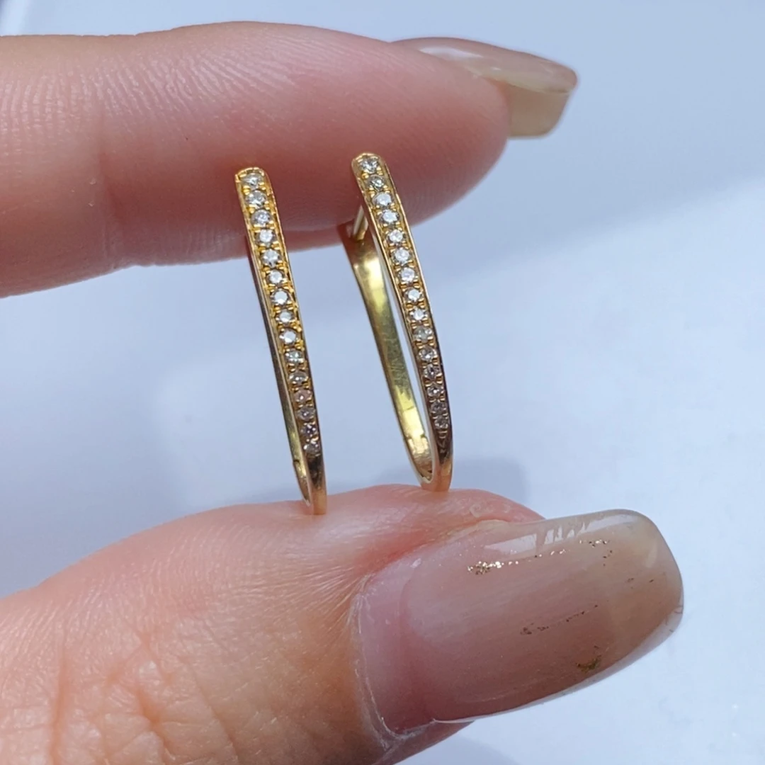 耳饰钻石18K金镶嵌渐变单排耳扣