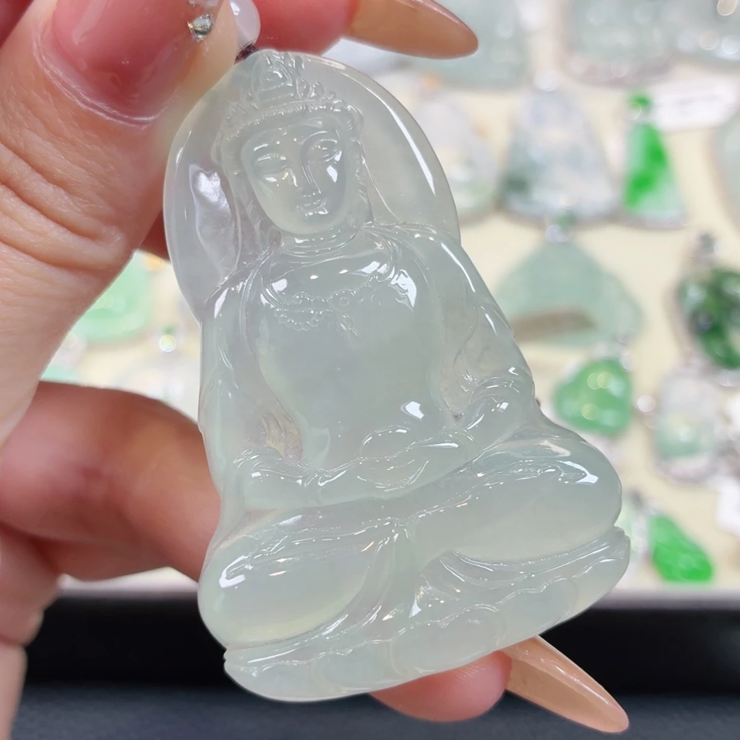 翡翠未镶嵌颈饰观音