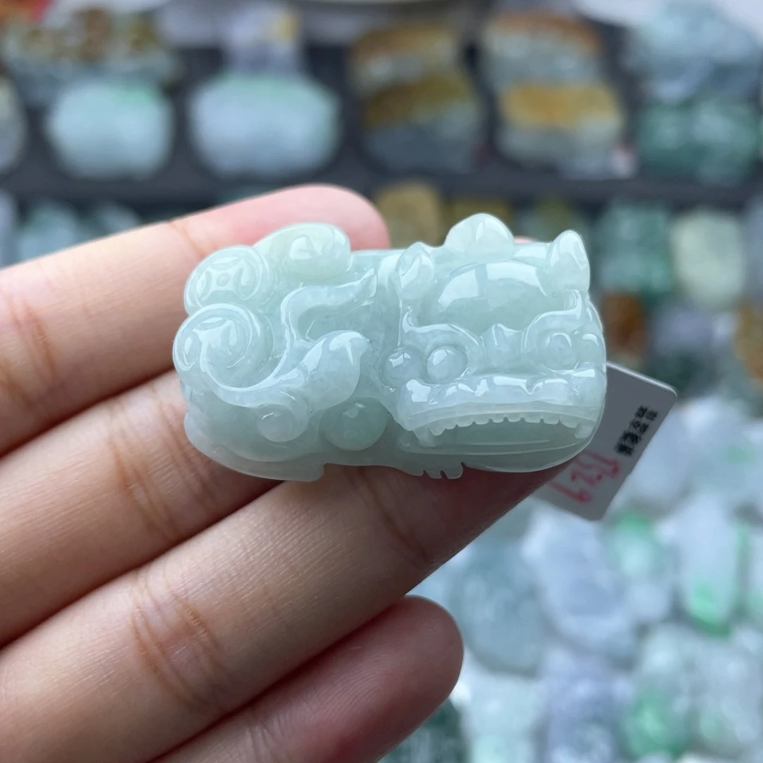 颈饰未镶嵌翡翠貔貅