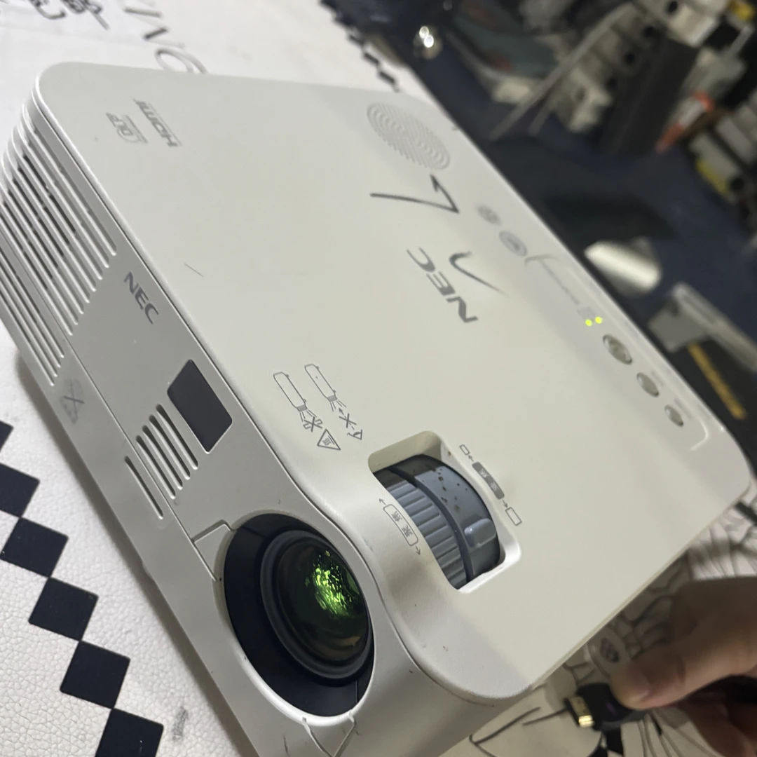 8新  二手 nec 毛机投影仪 运费自理