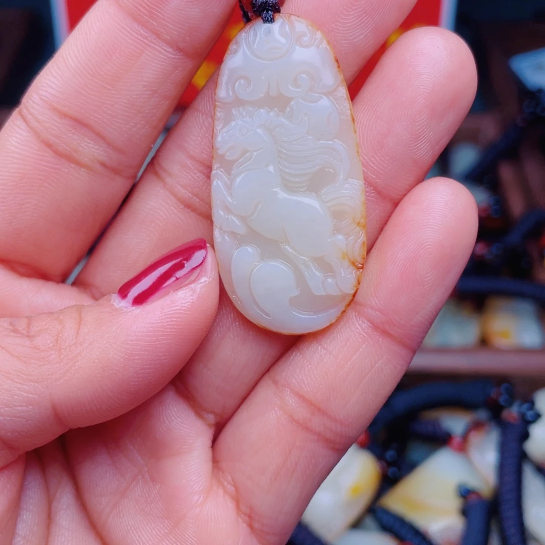 和田玉未镶嵌颈饰