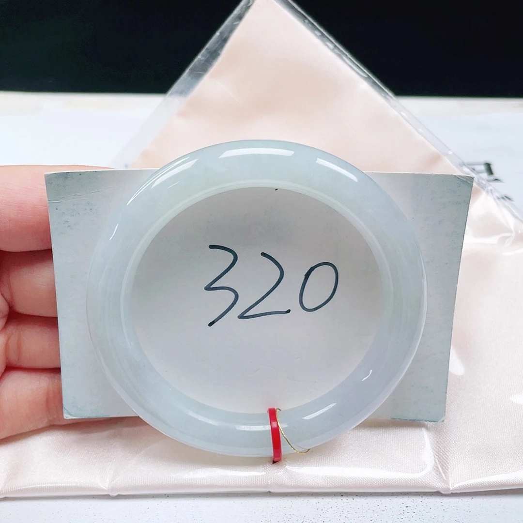 翡翠未镶嵌手镯（圆镯）缅甸翡翠54+