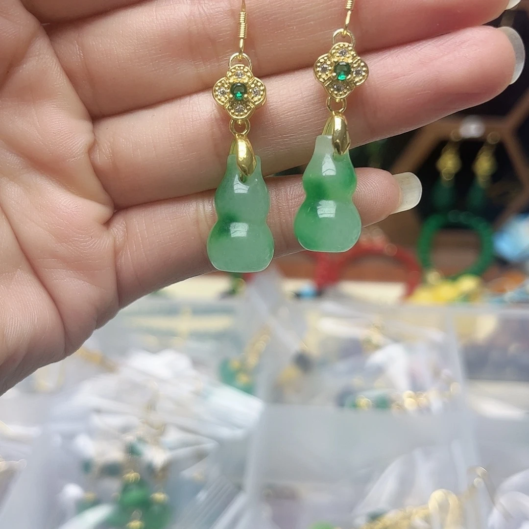 翡翠未镶嵌耳饰葫芦