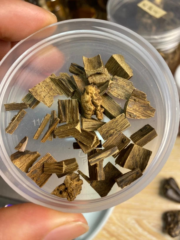 文莱沉香车珠碎料3克浮