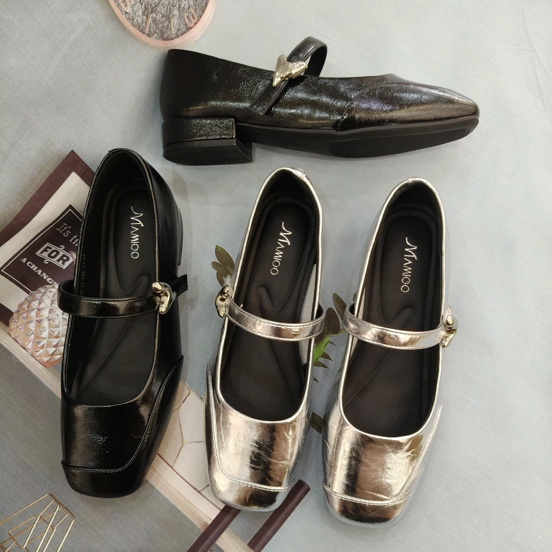 方头玛丽珍鞋2025新款春秋复古一字带法式单鞋粗跟玛丽珍鞋