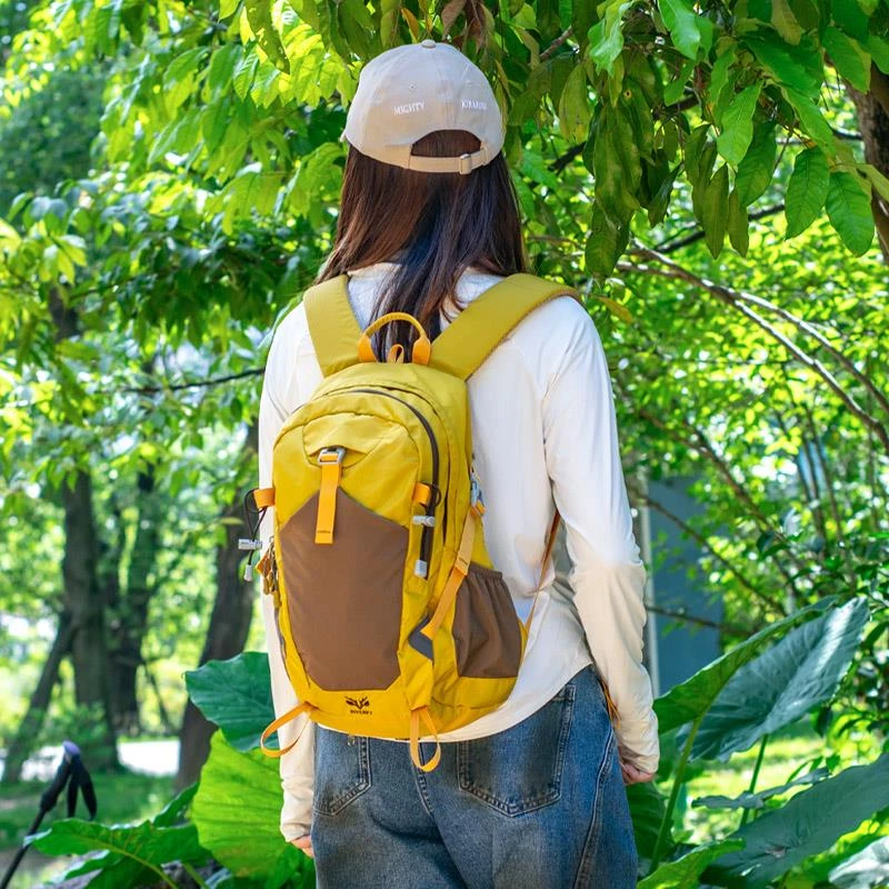户外徒步登山包女轻便升防水小背包轻量化短途旅游双肩包爬山男