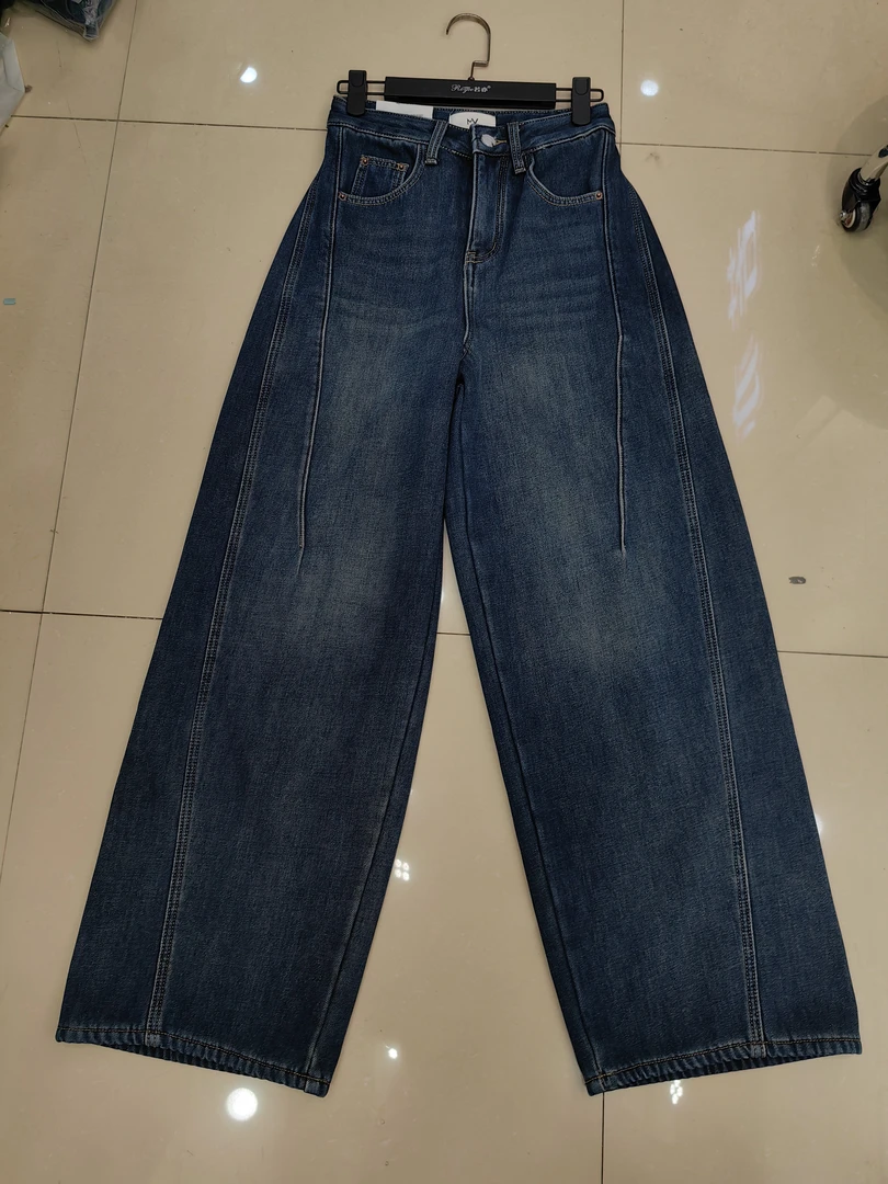 静静推荐  2024MV新款设计感高腰阔腿直筒裤宝宝绒0887