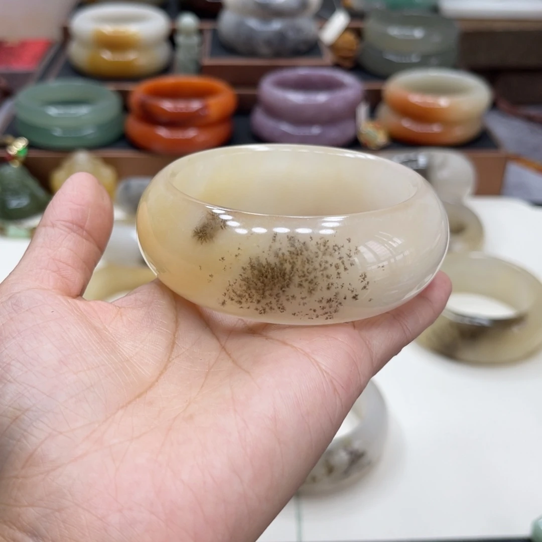 半****石英岩玉未镶嵌珠宝奇石