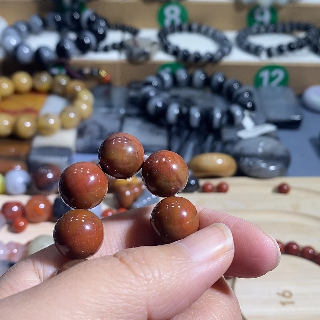 跑***6石英质玉未镶嵌手链