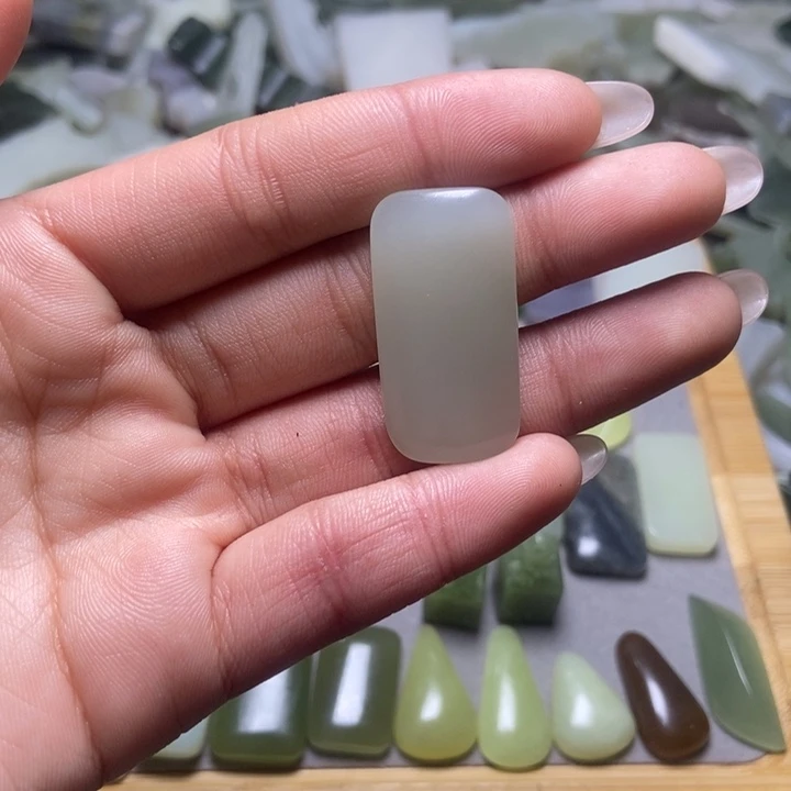 和田玉珠宝半成品未镶嵌牵****事