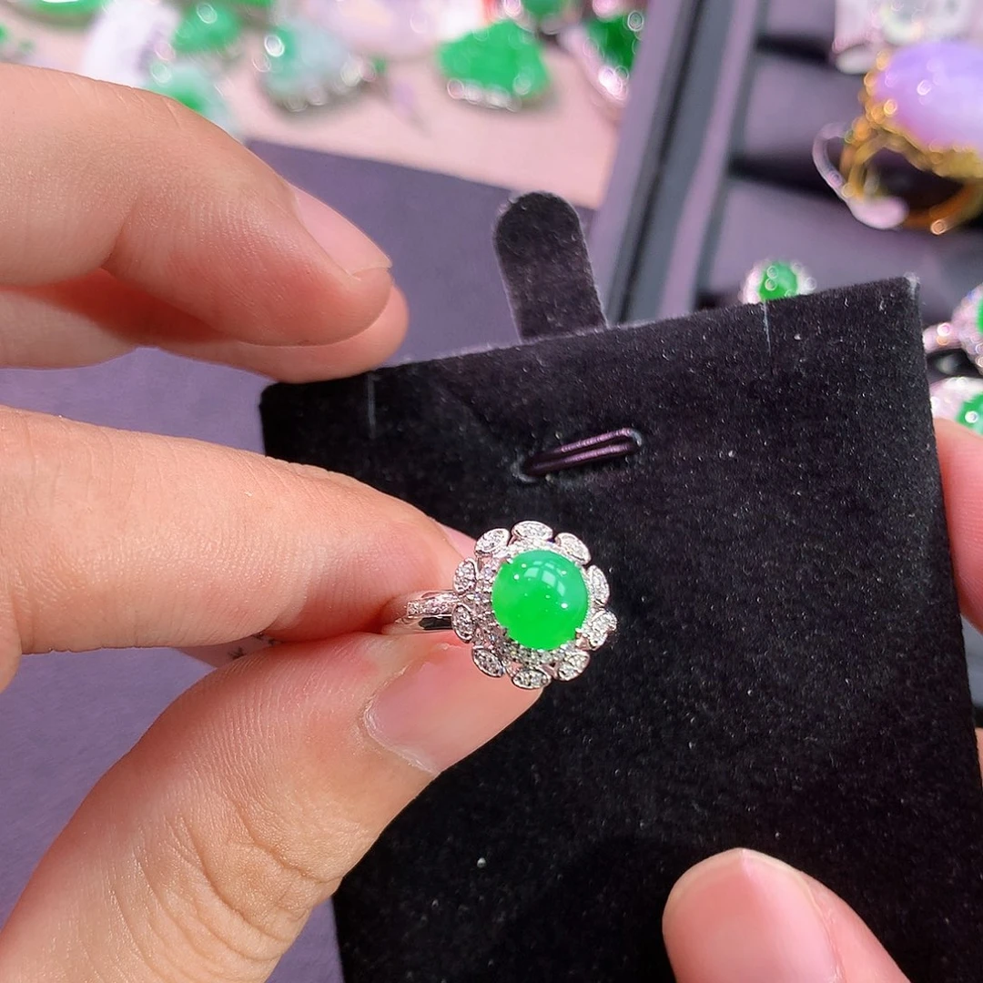 翡翠18K金镶嵌戒指