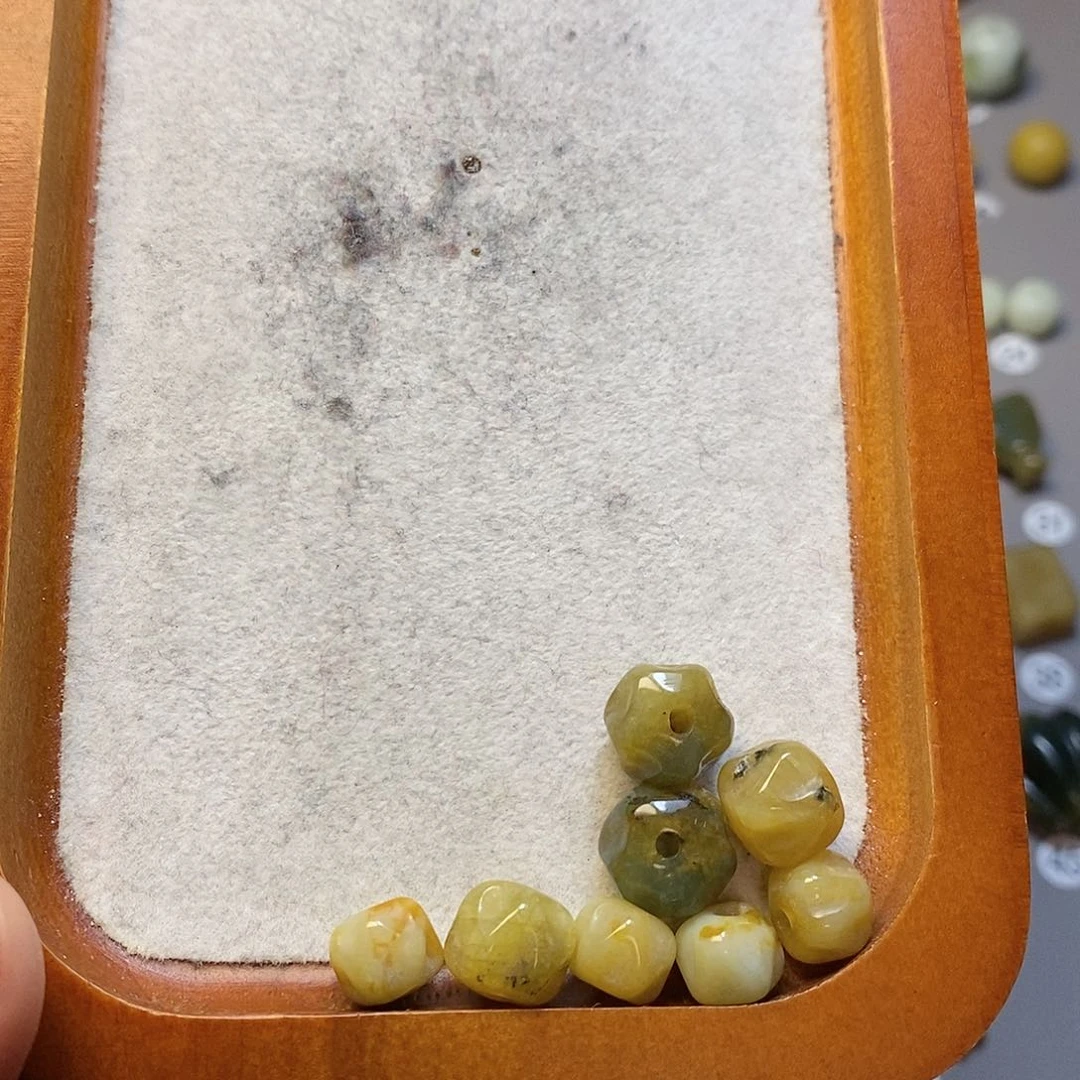 【闪购商品】蛇纹石玉未镶嵌配饰এ***